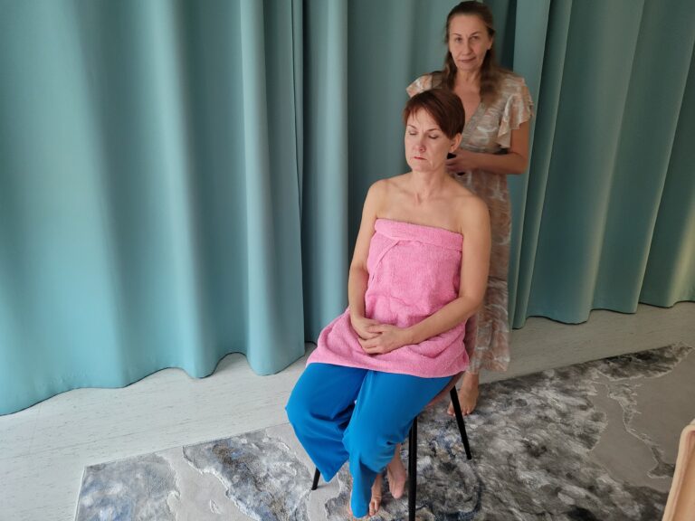 Lõõgastav India Champi peamassaaž